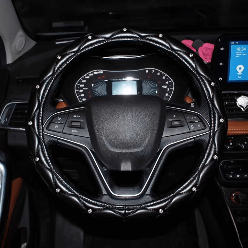 Bọc vô lăng Mitsubishi All-New X Force đính hạt cườm