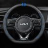 Bọc vô lăng xe KIA chất liệu Carbon cao cấp