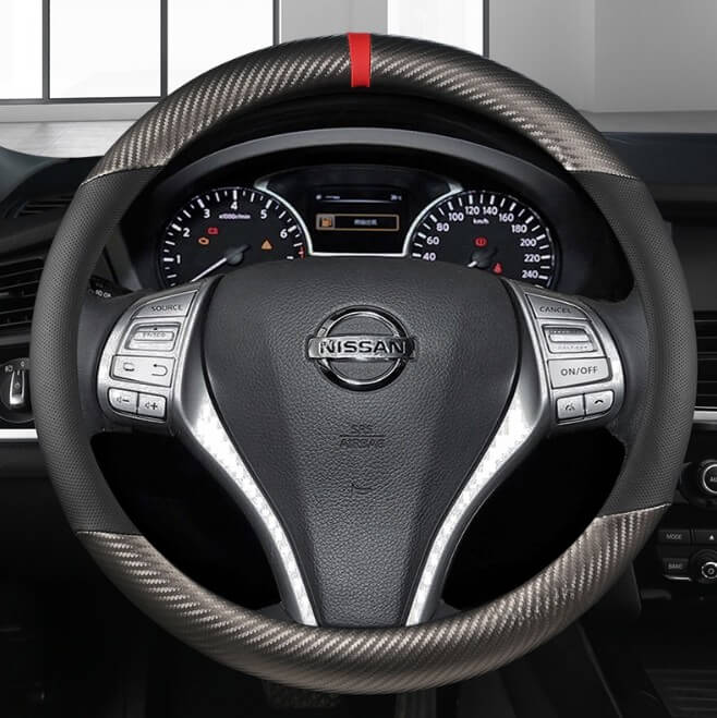 Bọc vô lăng xe Nissan Kicks da vân carbon hiện đại