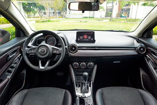 Bọc vô lăng Mazda 2 có thật sự là phụ kiện cần thiết?