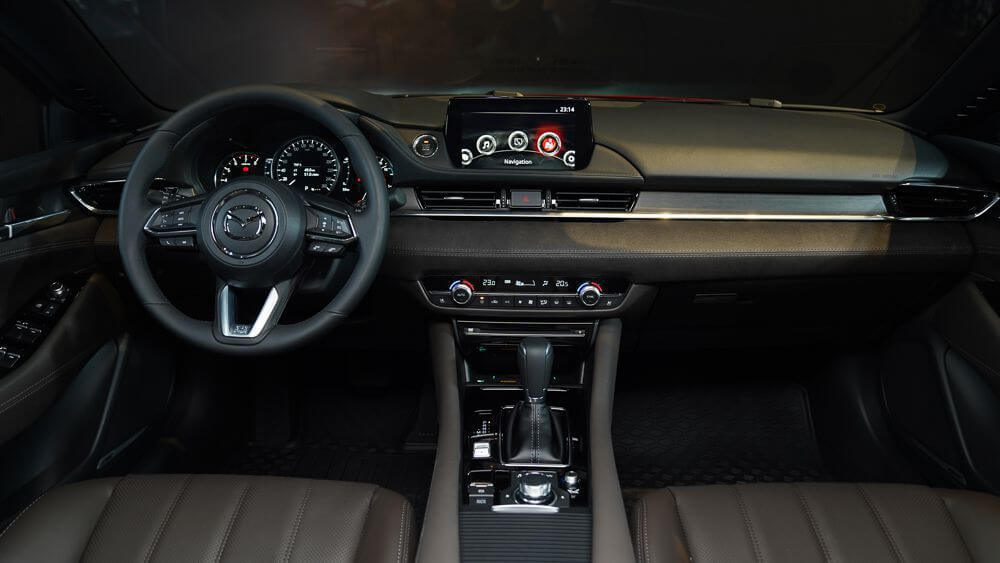 Bọc vô lăng Mazda 6 có gây ảnh hưởng đến hiệu quả khi cầm lái không?