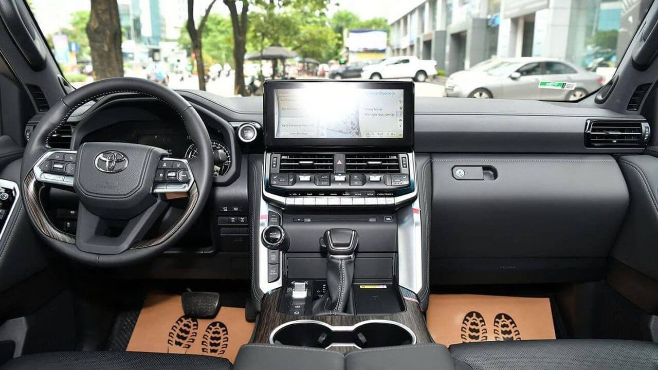 Tại sao cần thiết nên bọc vô lăng cho ô tô Toyota Land Cruiser?