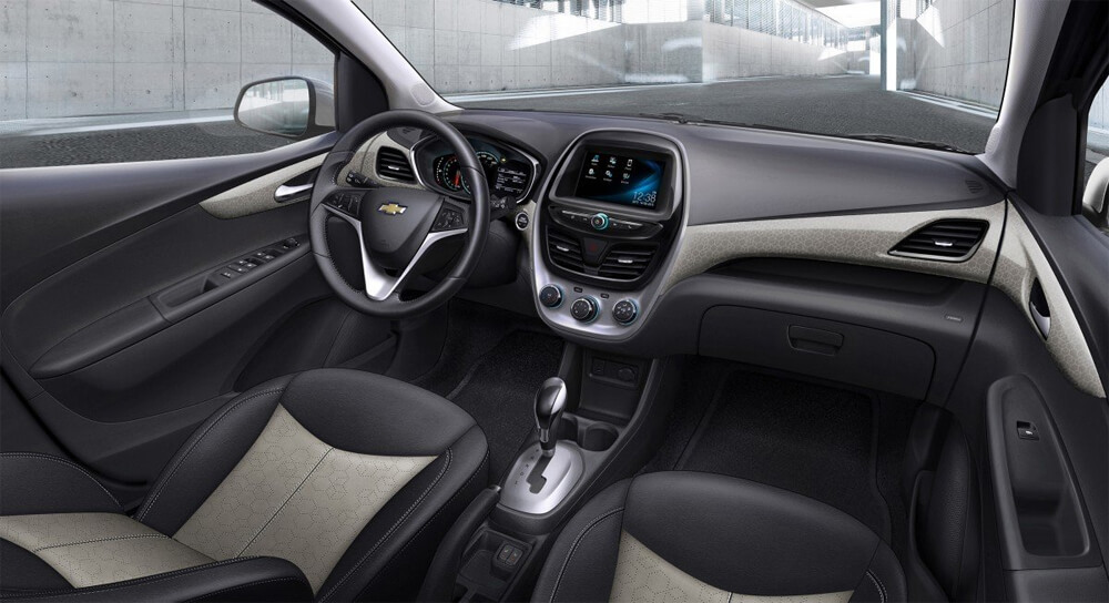 Bọc vô lăng Chevrolet Spark có phải là một phụ kiện cần thiết?