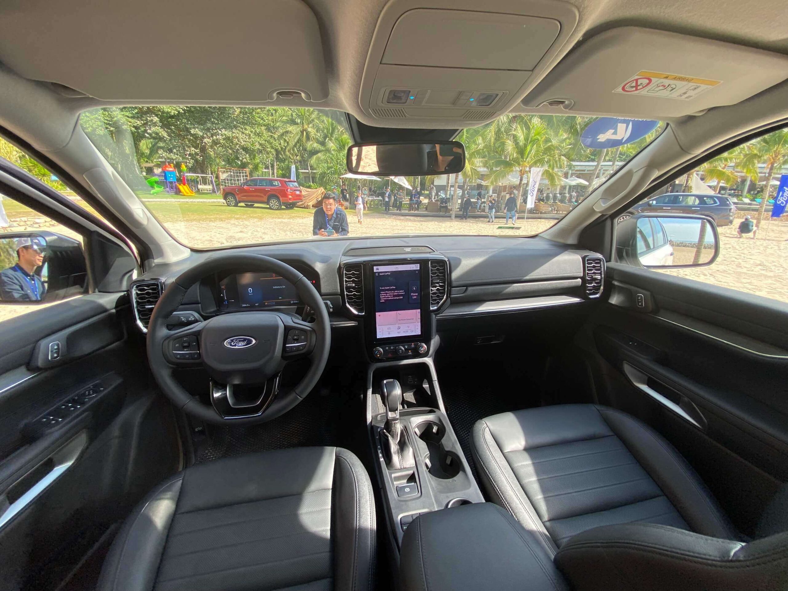 Có nên bọc vô lăng cho xe ô tô Ford Everest hay không?