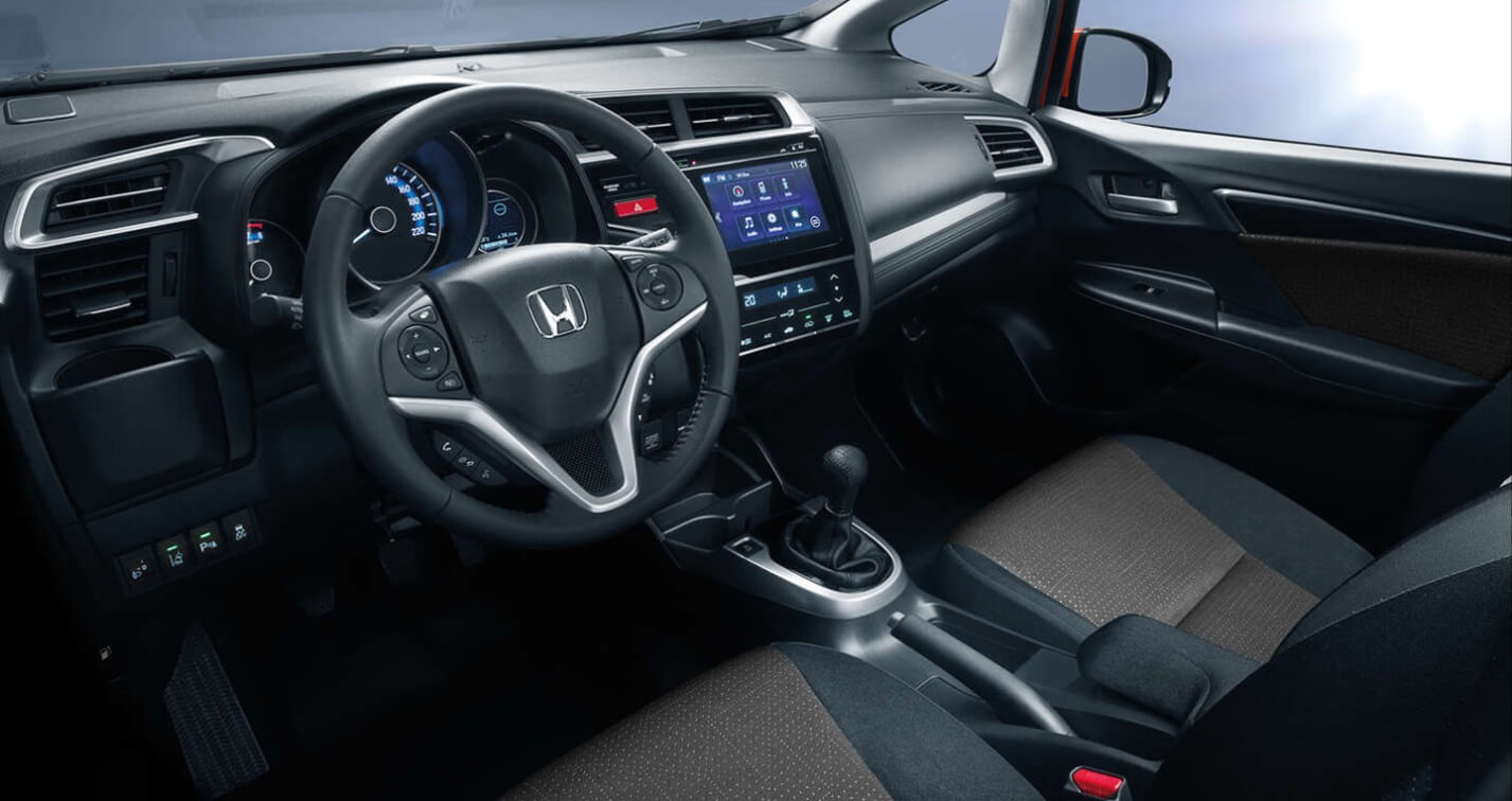 Lợi ích của việc bọc vô lăng cho xe ô tô Honda Jazz