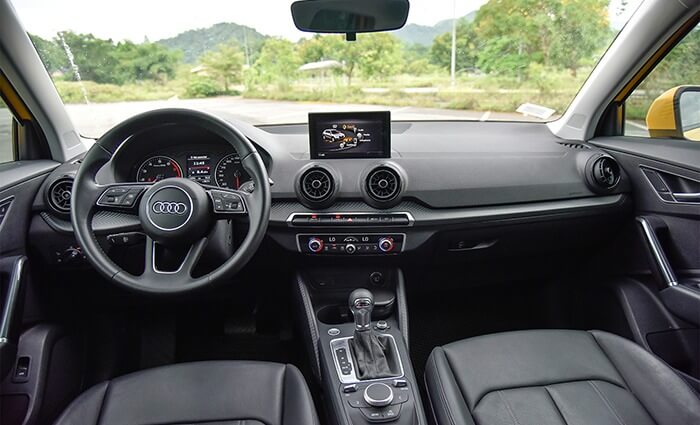 Dòng xe hạng sang như Audi Q2 có cần thiết phải bọc vô lăng hay không?