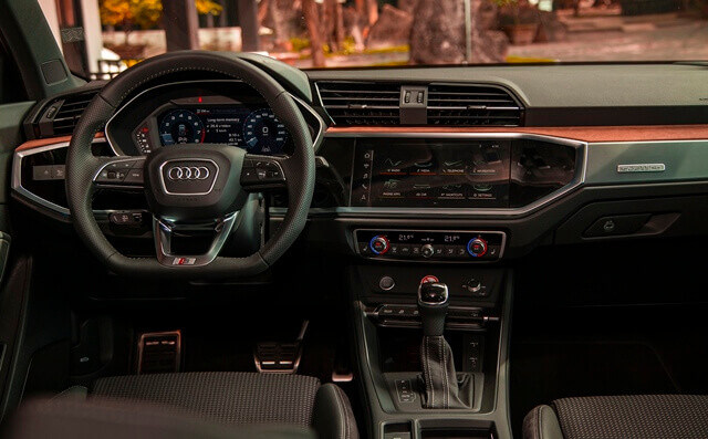 Bọc vô lăng có làm thay đổi thiết kế nội thất nguyên bản của Audi Q3?
