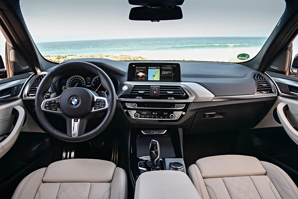 Bọc vô lăng BMW Hatchback có giúp tăng hiệu suất lái và cảm giác cầm lái?