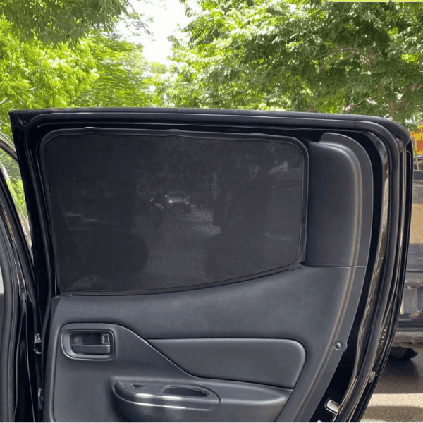 Rèm che nắng nam châm ô tô Mitsubishi Triton cao cấp