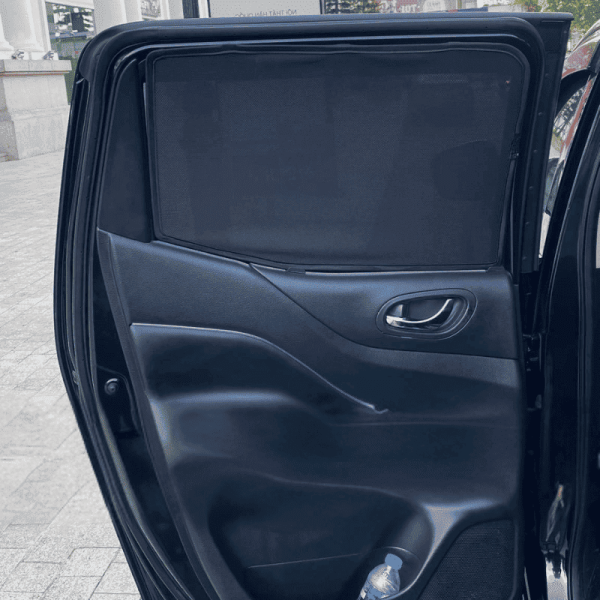 Rèm che nắng nam châm ô tô Nissan Navara cao cấp
