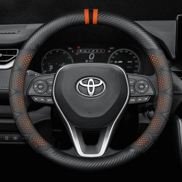 Bọc vô lăng xe Toyota chất liệu Carbon thể thao, hiện đại