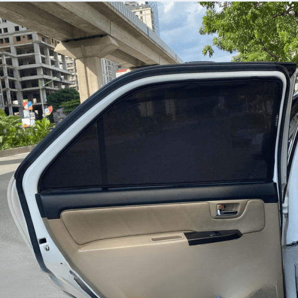 Rèm che nắng nam châm ô tô Toyota Fortuner cao cấp
