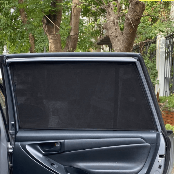 Rèm che nắng nam châm ô tô Toyota Innova cao cấp