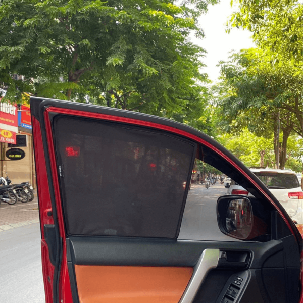 Rèm che nắng nam châm ô tô Toyota Land Cruiser cao cấp