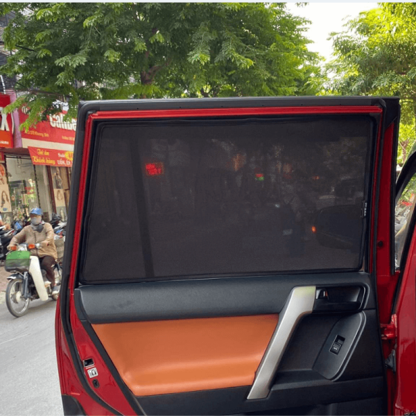 Rèm che nắng nam châm ô tô Toyota Land Cruiser cao cấp