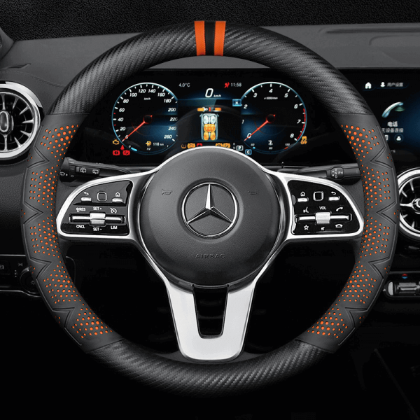 Bọc vô lăng xe Mercedes chất liệu Carbon thể thao, hiện đại