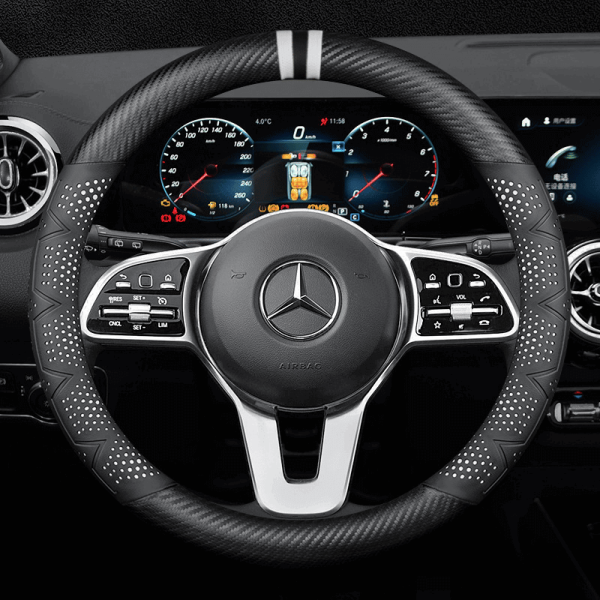 Bọc vô lăng xe Mercedes chất liệu Carbon thể thao, hiện đại