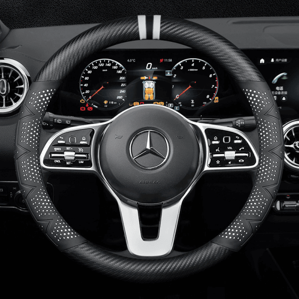 Bọc vô lăng xe Mercedes chất liệu Carbon thể thao, hiện đại