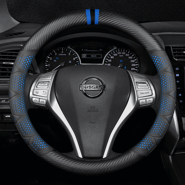 Bọc vô lăng xe Nissan chất liệu Carbon thể thao, hiện đại