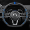 Bọc vô lăng xe Nissan chất liệu Carbon thể thao, hiện đại