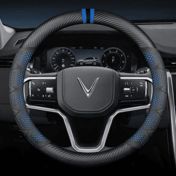 Bọc vô lăng xe VinFast chất liệu Carbon thể thao, hiện đại