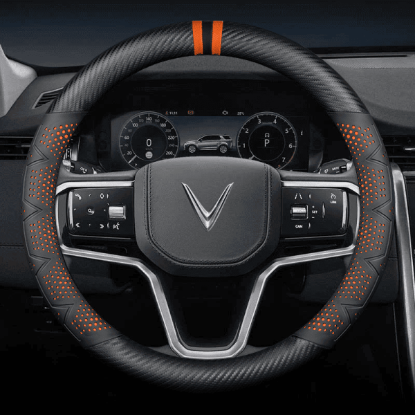 Bọc vô lăng xe VinFast chất liệu Carbon thể thao, hiện đại
