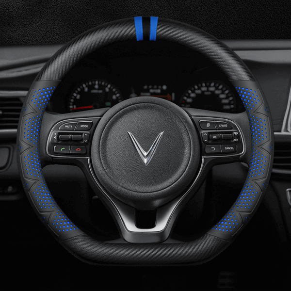 Bọc vô lăng xe VinFast chất liệu Carbon thể thao, hiện đại