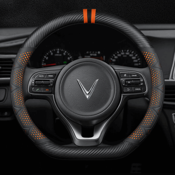 Bọc vô lăng xe VinFast chất liệu Carbon thể thao, hiện đại
