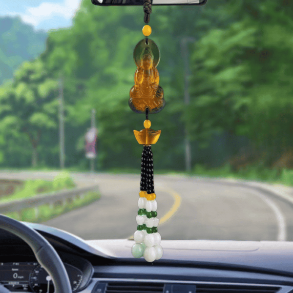 Khánh ngọc phong thuỷ treo xe ô tô thu hút tài lộc