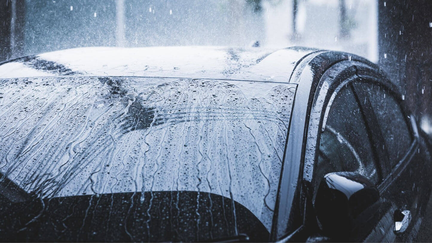 Vè che mưa có thực sự giúp xe Suzuki hạn chế nước tạt và bụi bẩn khi di chuyển trời mưa?