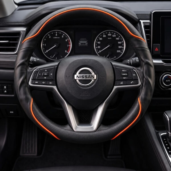 Bọc vô lăng Nissan chất liệu Da cừu thật sợi Carbon cao cấp