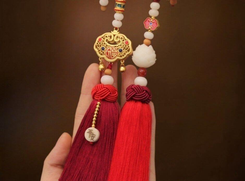 Bố trí kết hợp màu sắc, chất liệu và phụ kiện trong xe ô tô đóng vai trò rất quan trọng.