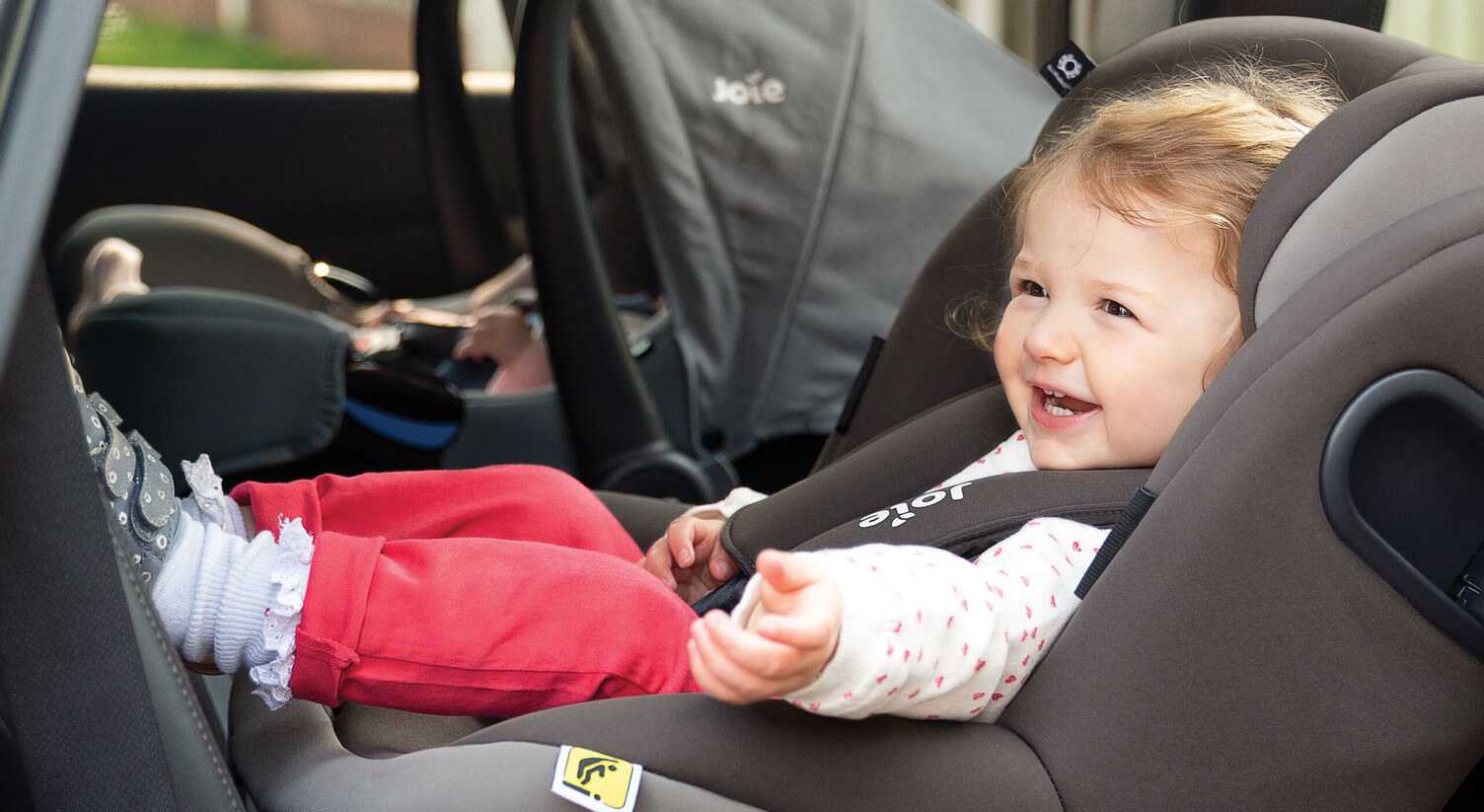 Trang bị ghế ngồi ô tô đạt chuẩn đúng quy định cho bé từ 1 đến 4 tuổi