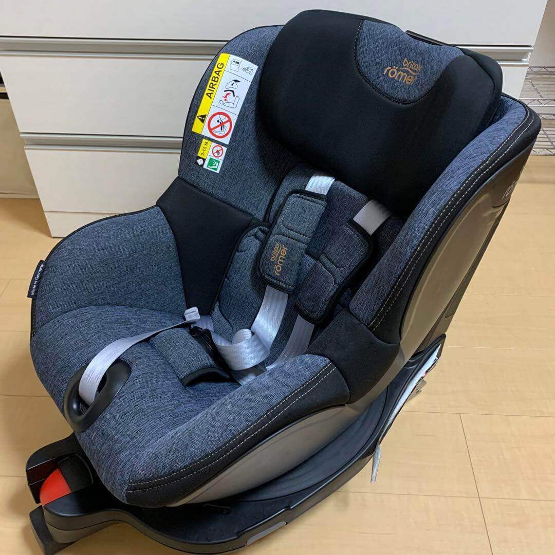 Ghế ngồi ô tô i-Size thương hiệu Britax Römer