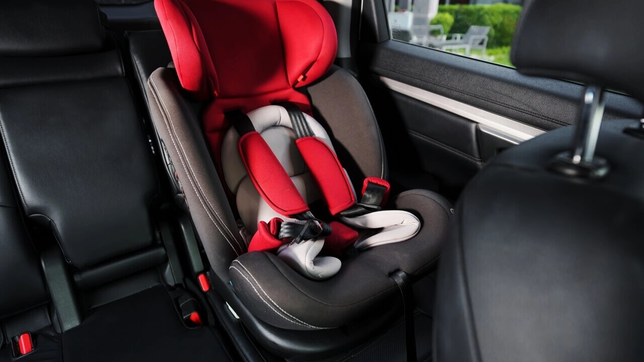 lắp ghế trẻ em trên ô tô đúng vị trí, đảm bảo khả năng bảo vệ tối đa cho trẻ