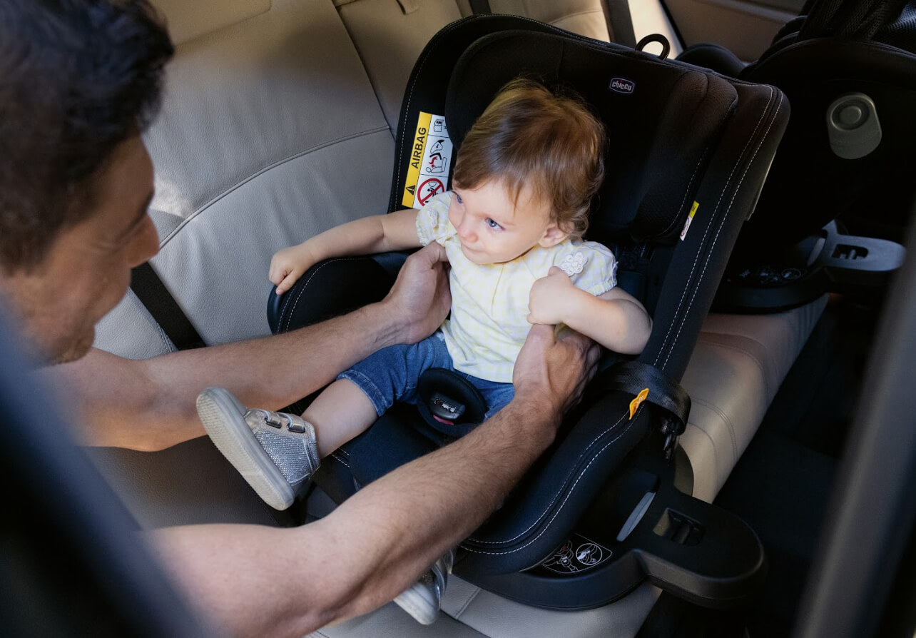 Những sai lầm bố mẹ nên tránh khi cho bé ngồi ghế ô tô