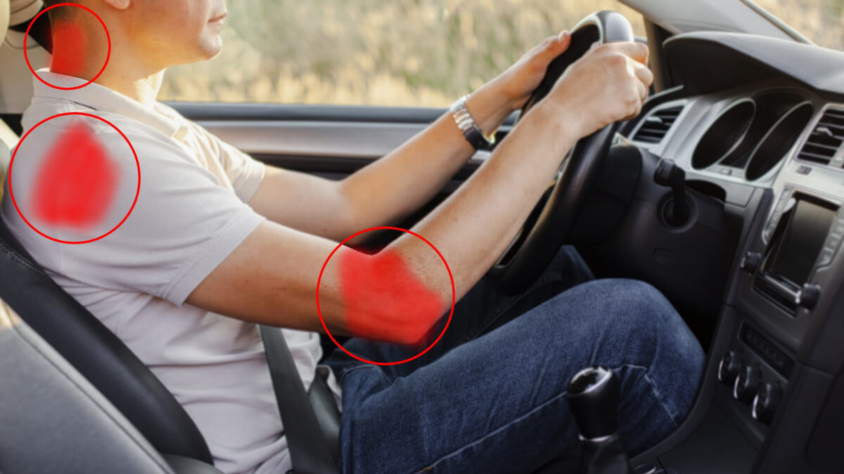 Dùng gối tựa đầu, tựa lưng sai cách dễ gây mỏi cổ, vai, đau lưng và ảnh hưởng cột sống.