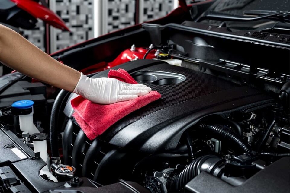 Thường xuyên vệ sinh sạch sẽ khoang xe