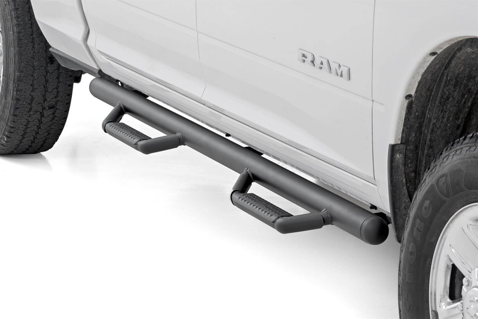 Bậc lên xuống xe ô tô dạng ống tròn (Nerf Bars)