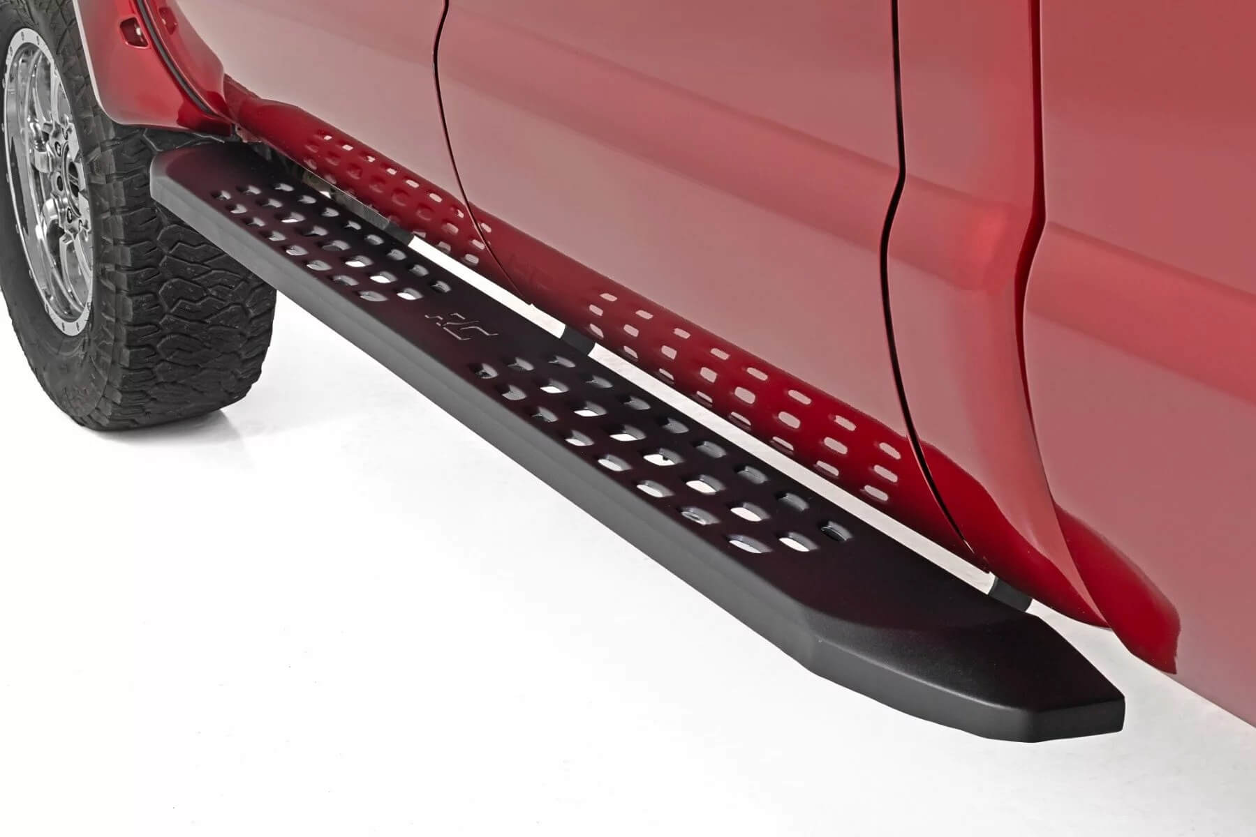 Bậc lên xuống xe ô tô dạng tấm (Running boards)