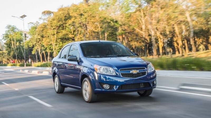 Vì sao nên lắp bậc lên xuống ô tô cho xe Chevrolet Aveo?
