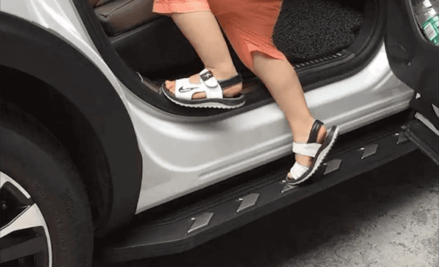 Ưu tiên chọn mua bậc lên xuống ô tô với chất liệu bền bỉ, chịu lực tốt