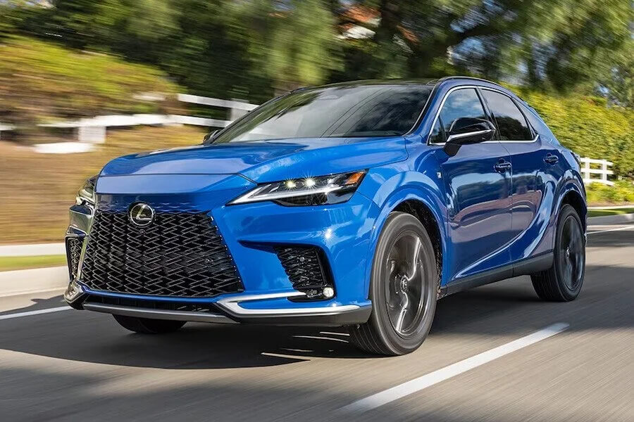 Lắp đặt bậc lên xuống ô tô Lexus để tăng tiện lợi khi sử dụng hằng ngày