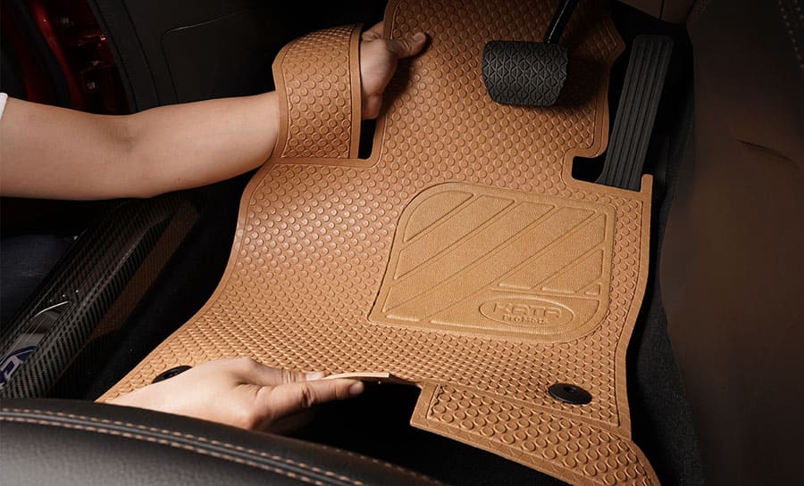 Dễ dàng tháo lắp khi cần vệ sinh hoặc kiểm tra sàn xe.