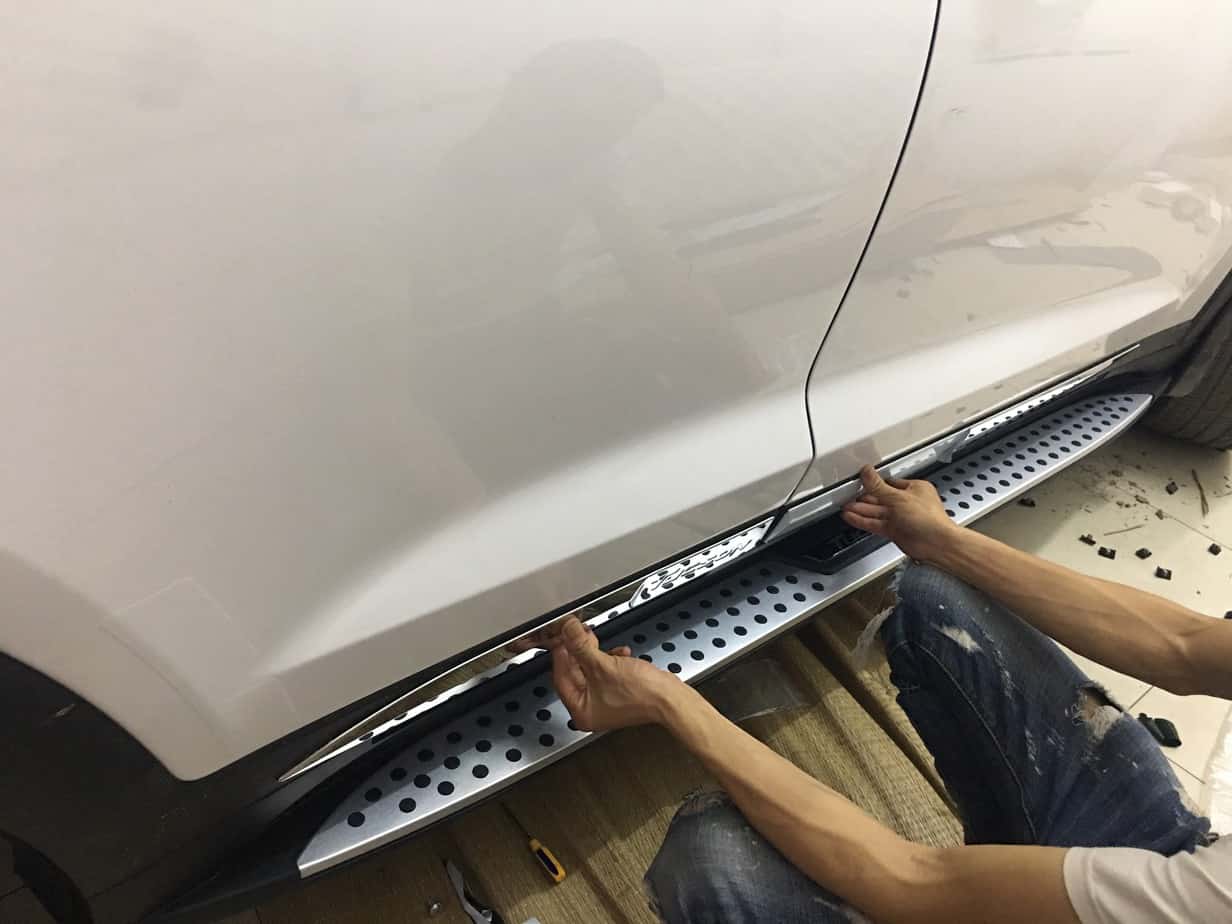 Bậc lên xuống không đúng chuẩn form theo đời xe Chevrolet Colorado