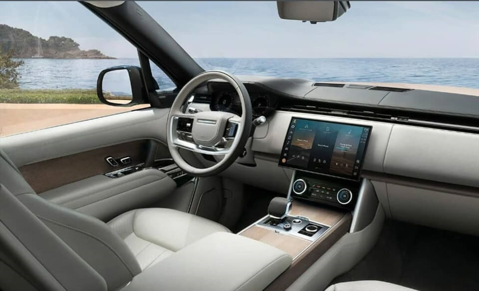 Thảm lót sàn xe Land Rover Range Rover có thực sự cần thiết không?