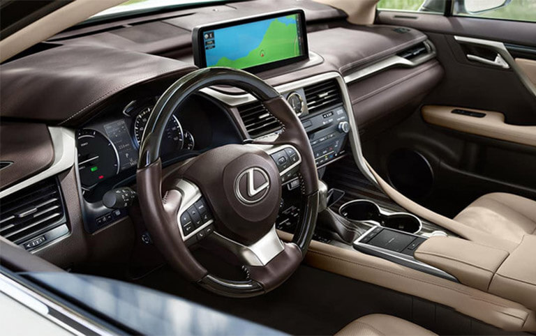 Tại sao nên lắp thảm lót sàn ô tô cho xe Lexus RX?