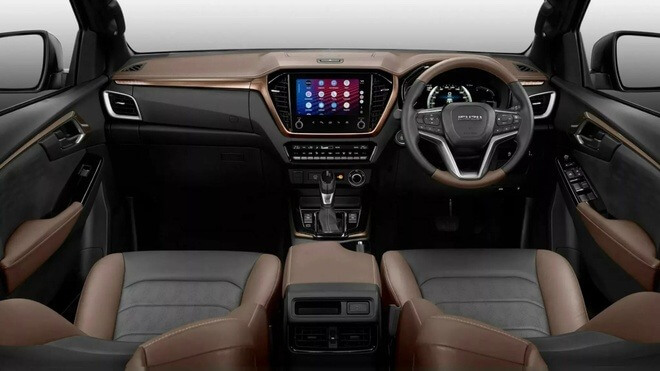 Thảm lót sàn ô tô Mazda BT-50 có ảnh hưởng đến vận hành xe và an toàn không?