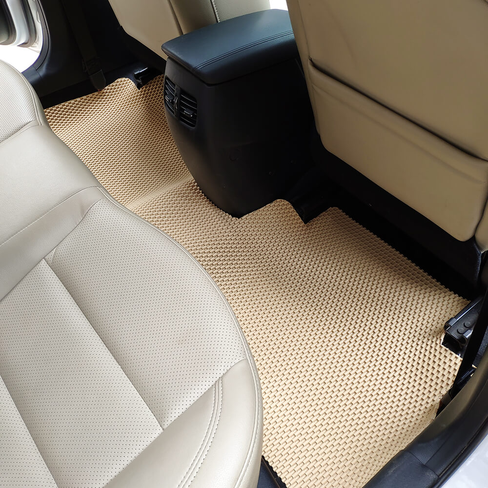 Thảm lót sàn xe Hyundai Custin cao su
