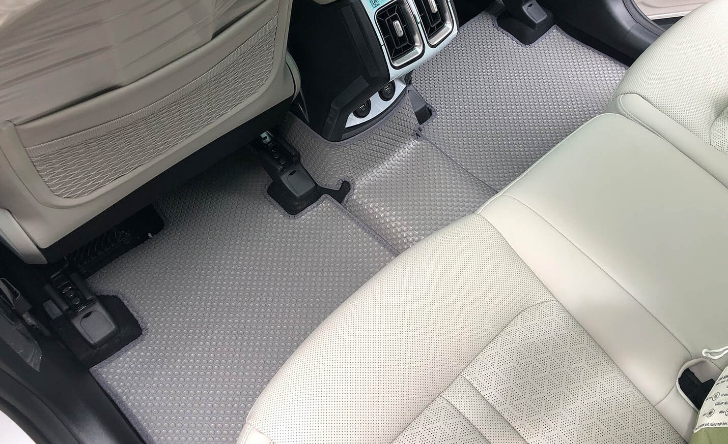 Bộ thảm lót sàn xe Hyundai Custin chất liệu PVC